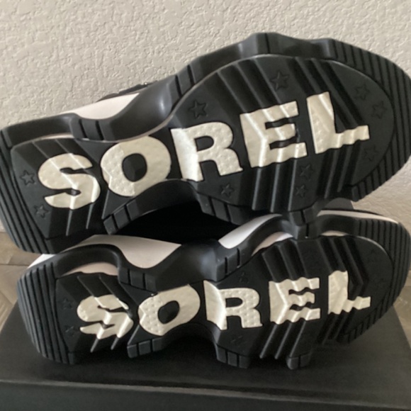 SOREL Women's Kinetic Impact Conquest Waterproof Booties, size 8 - Picture 7 of 8